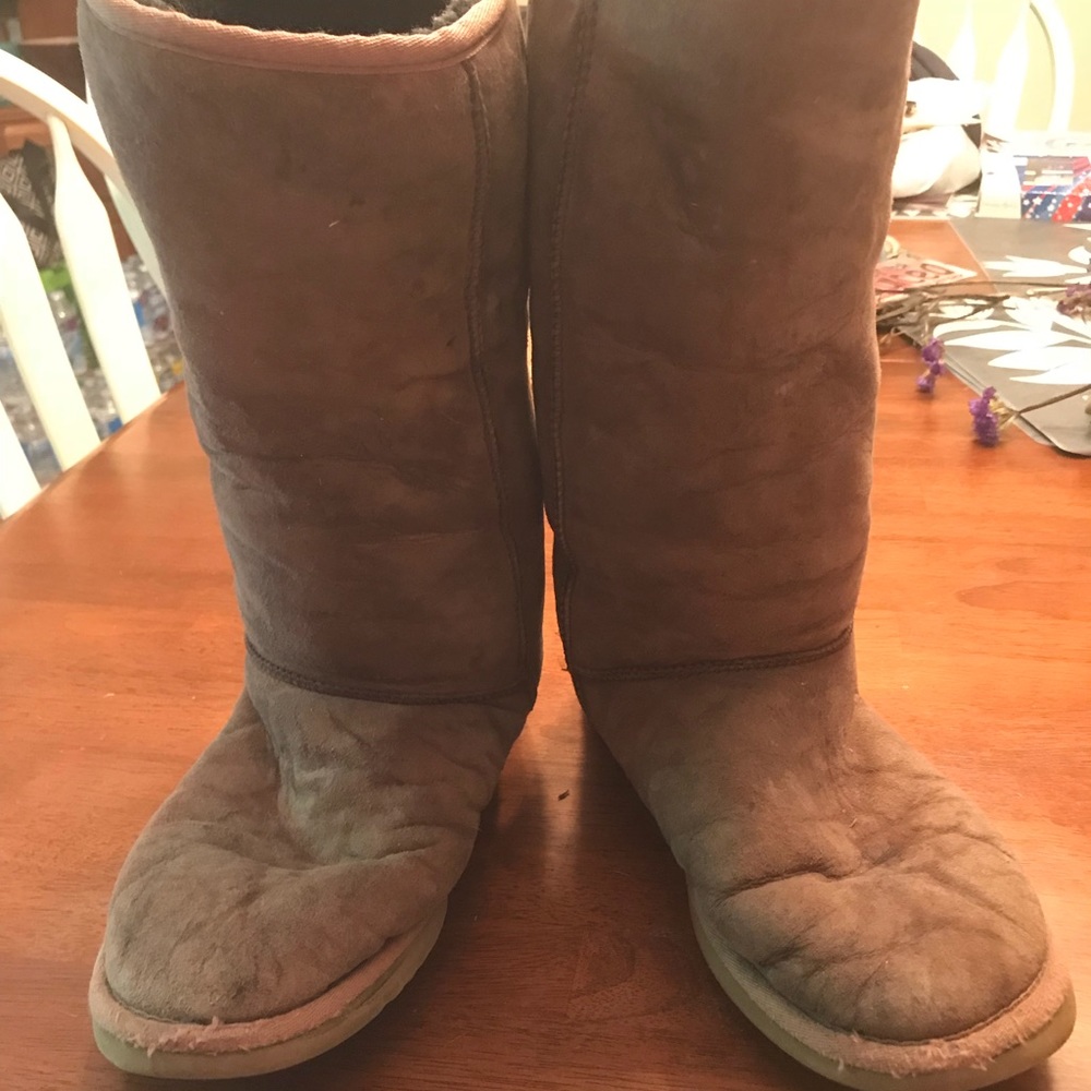 UGGS!